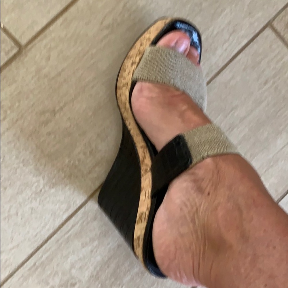 Donald Pliner Wedges